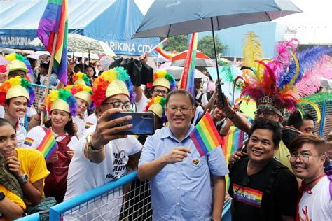 Metro Manila Pride March: En Hyllning Till HBTQ+-Rättigheter Och Ett Öppnare Filippinernas Samhälle